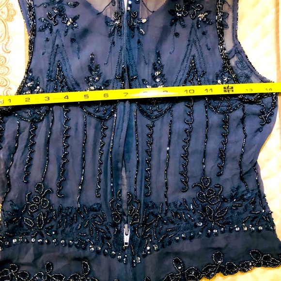 💋 NEW LOWER PRICE‼️
Carol Horn’s 100% Silk Sequence, Embroidered Top Med. 1970 - Picture 4 of 16